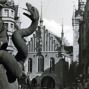 Herbert Wendling, Schlange an der Mariensäule und Altes Rathaus