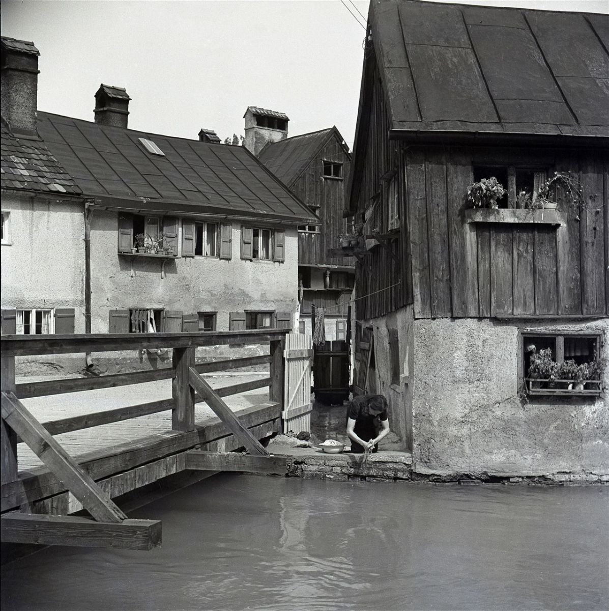 Herbert Wendling, München 1930 - 1960, Waschtag am Auer Mühlbach.